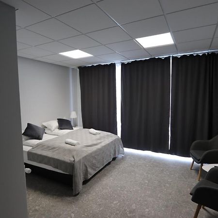 Hotel Tjarna Njarthvik Екстер'єр фото