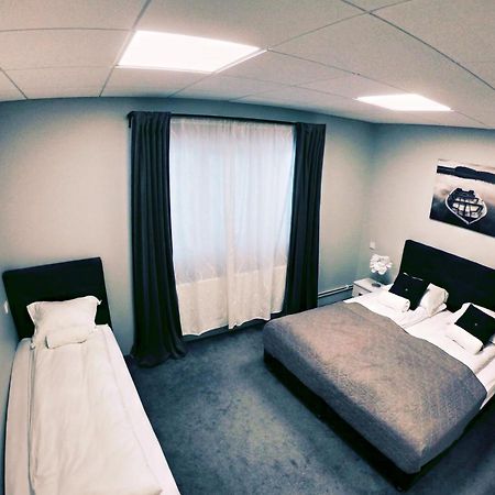 Hotel Tjarna Njarthvik Екстер'єр фото