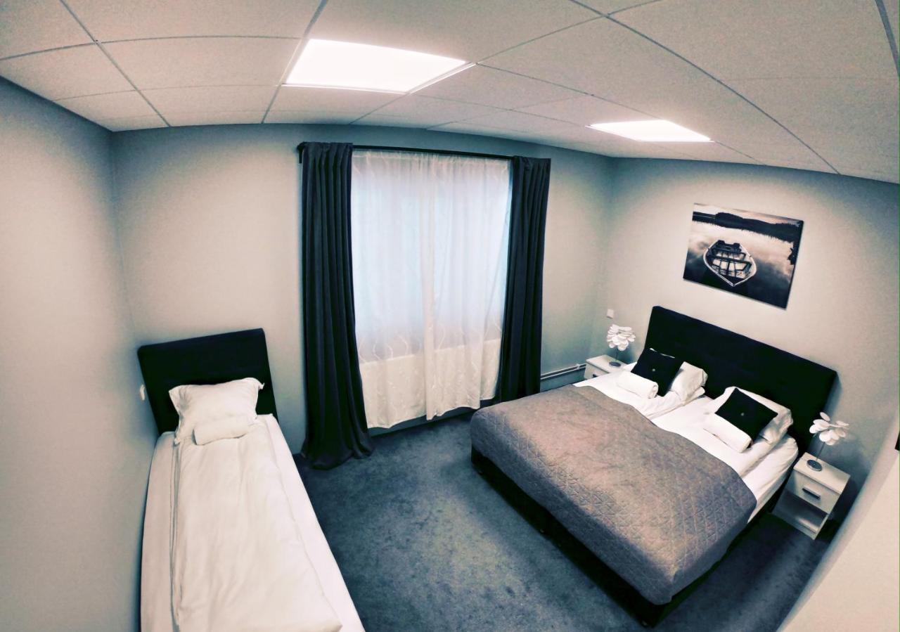 Hotel Tjarna Njarthvik Екстер'єр фото